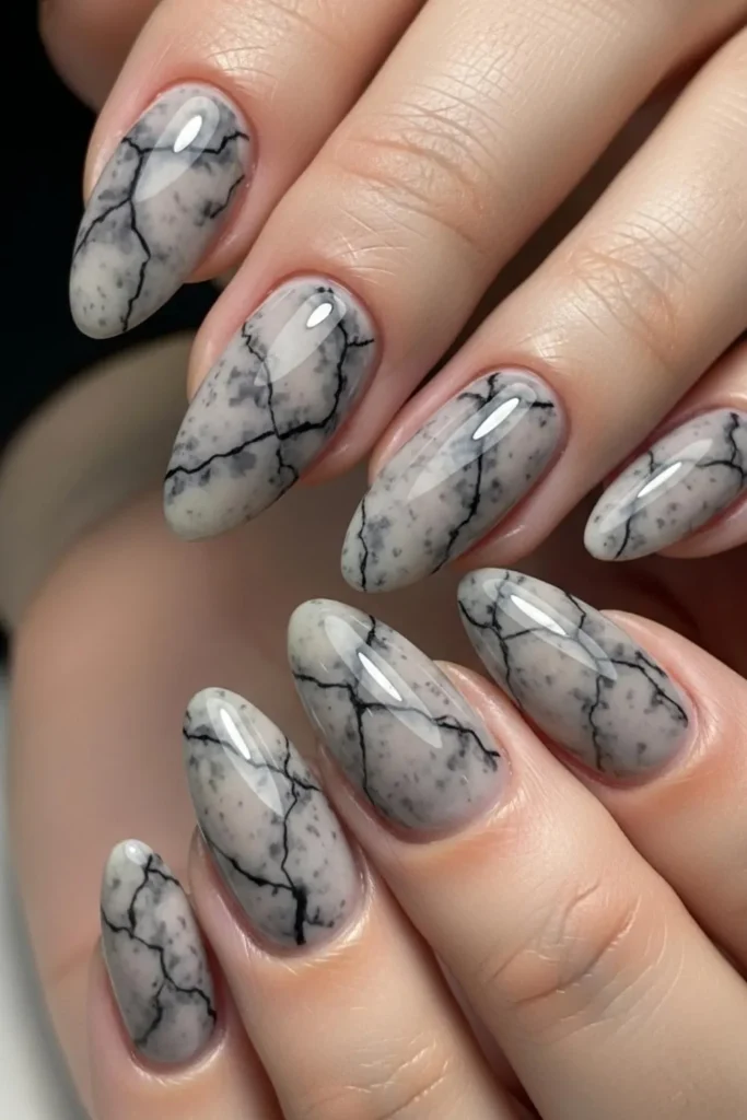 24 Spring Marble Nails That Look Expensive Without the Salon Price Tag 8 Spring Marble Nails