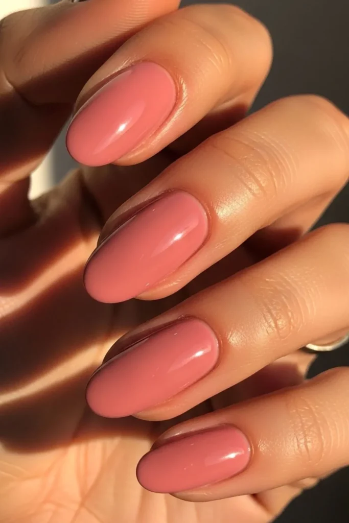 44 Oval Nail Designs That Look Expensive Without the Salon Price Tag 10 Oval Nail Designs