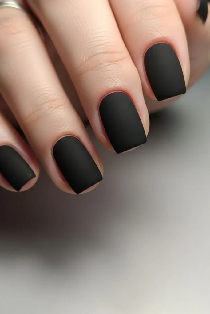 43 Short Nail Designs That Look Expensive and Polished 10 Short Nail Designs